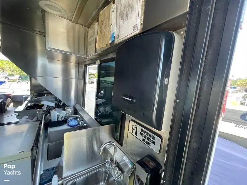 પોન્ટૂન વેચાણ માટે