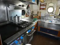 સંશોધન જહાજ વેચાણ માટે