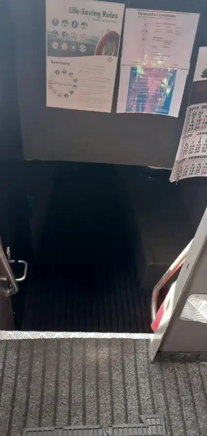 ક્રૂ બોટ વેચાણ માટે