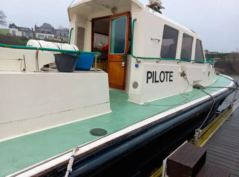 પાયલોટ બોટ વેચાણ માટે