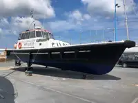 પાયલોટ બોટ વેચાણ માટે
