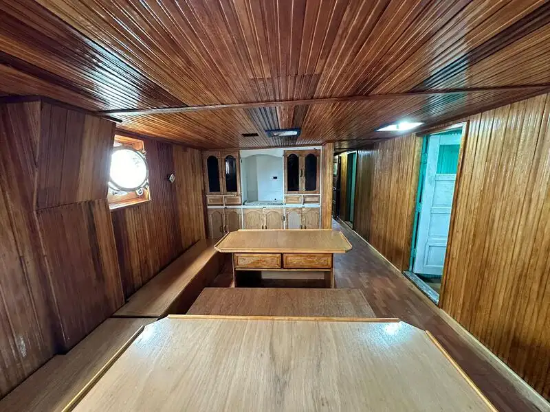 ટ્રોલર વેચાણ માટે