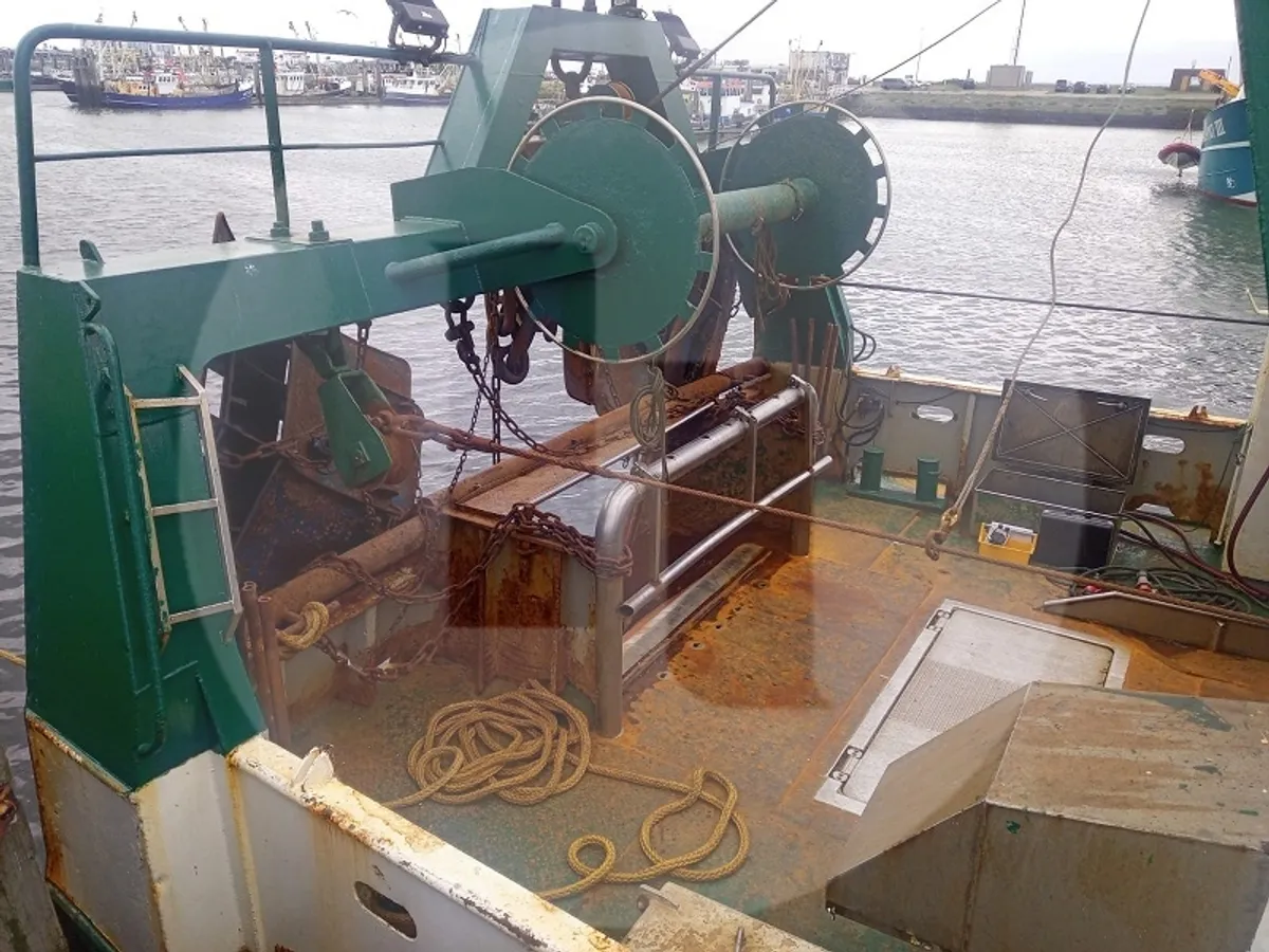 ટ્રોલર વેચાણ માટે