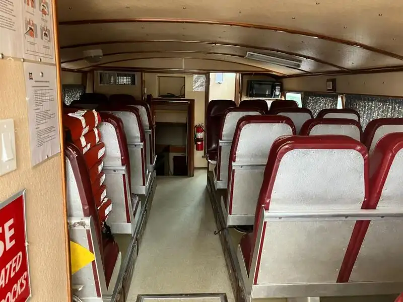 ક્રૂ બોટ વેચાણ માટે