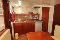 પેટ્રોલ બોટ વેચાણ માટે