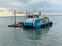 વર્ક બોટ વેચાણ માટે
