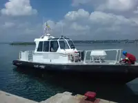 ક્રૂ બોટ વેચાણ માટે
