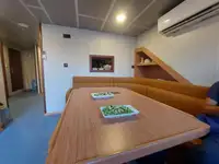 વર્ક બોટ વેચાણ માટે