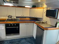 સંશોધન જહાજ વેચાણ માટે