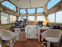 પેટ્રોલ બોટ વેચાણ માટે