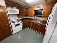 ક્રૂ બોટ વેચાણ માટે