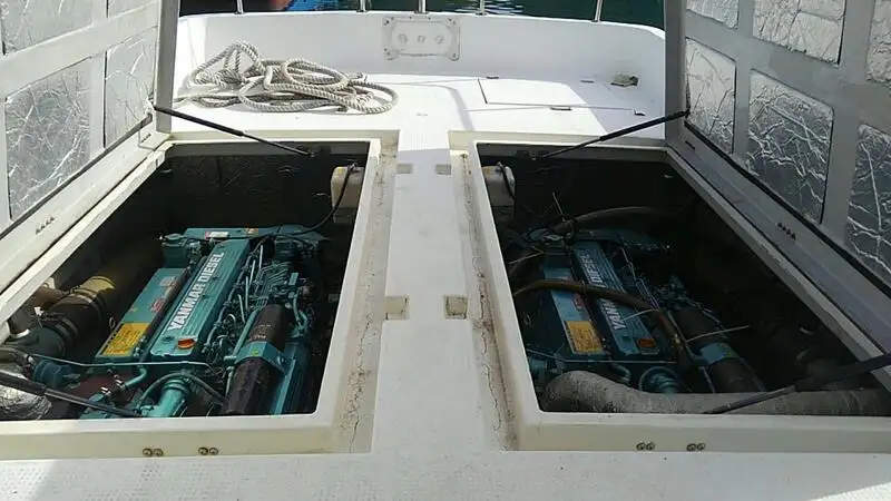 ક્રૂ બોટ વેચાણ માટે