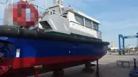 ક્રૂ બોટ વેચાણ માટે