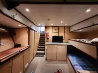 વર્ક બોટ વેચાણ માટે