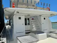 ક્રૂઝ જહાજ વેચાણ માટે