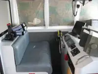 ક્રૂ બોટ વેચાણ માટે
