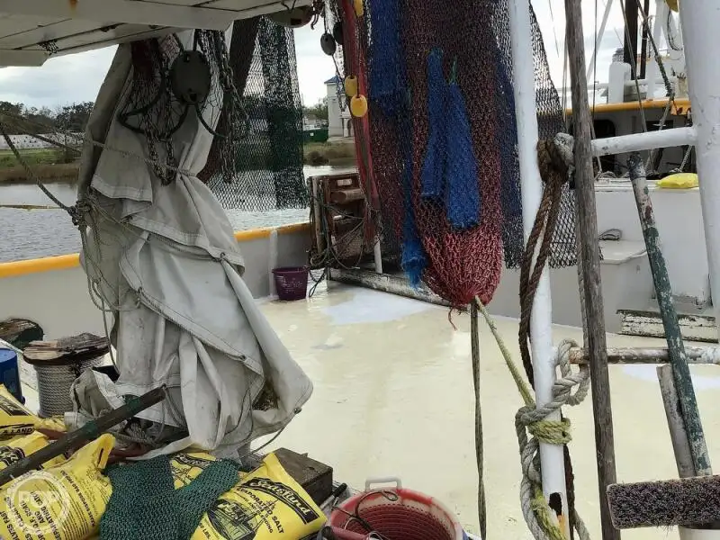 ટ્રોલર વેચાણ માટે