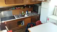 ક્રૂ બોટ વેચાણ માટે