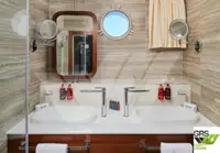 ક્રૂઝ જહાજ વેચાણ માટે