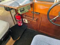 વર્ક બોટ વેચાણ માટે