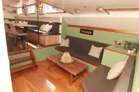 ફ્લોટિંગ હોટેલ વેચાણ માટે