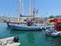 ફાયરબોટ વેચાણ માટે