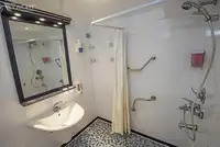 ક્રૂઝ જહાજ વેચાણ માટે