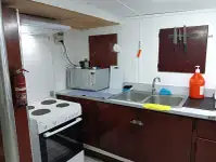 કન્ટેનર જહાજ વેચાણ માટે
