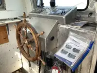 વર્ક બોટ વેચાણ માટે