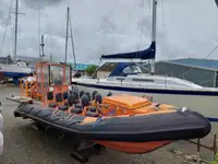 કઠોર ઇન્ફ્લેટેબલ બોટ વેચાણ માટે