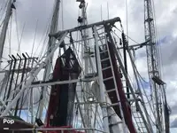 ટ્રોલર વેચાણ માટે