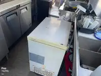 પોન્ટૂન વેચાણ માટે