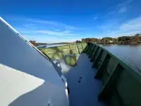 ક્રૂ બોટ વેચાણ માટે