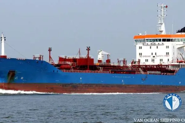 Oil/Chemical tanker for sale