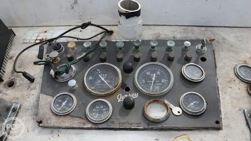 પેટ્રોલ બોટ વેચાણ માટે