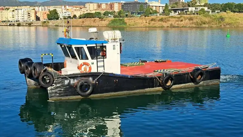 વર્ક બોટ વેચાણ માટે