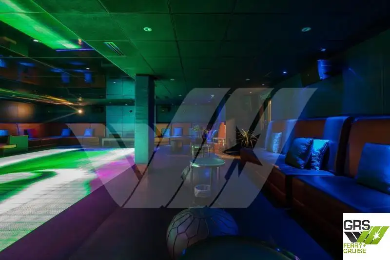 ક્રૂઝ જહાજ વેચાણ માટે