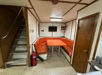 ક્રૂ બોટ વેચાણ માટે