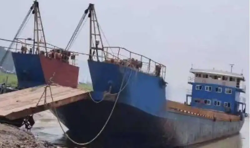 બાર્જ વેચાણ માટે
