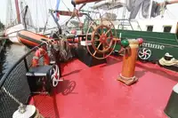 ફ્લોટિંગ હોટેલ વેચાણ માટે