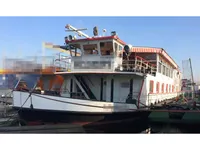 કન્ટેનર જહાજ વેચાણ માટે