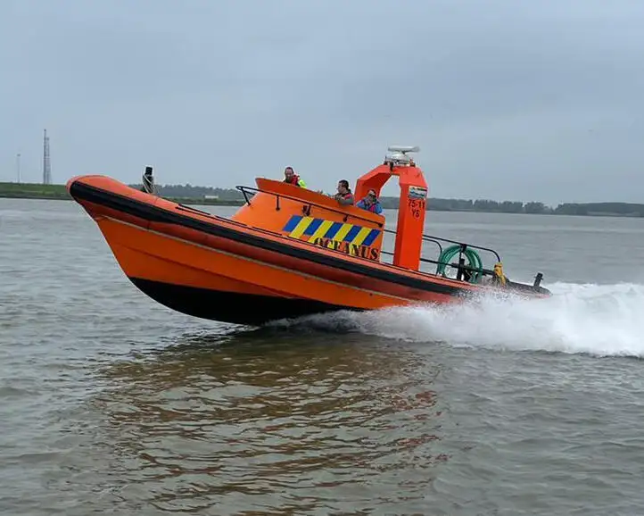 કઠોર ઇન્ફ્લેટેબલ બોટ વેચાણ માટે