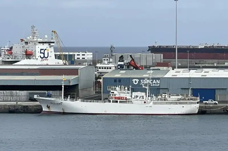 માછીમારી ટ્રોલર વેચાણ માટે