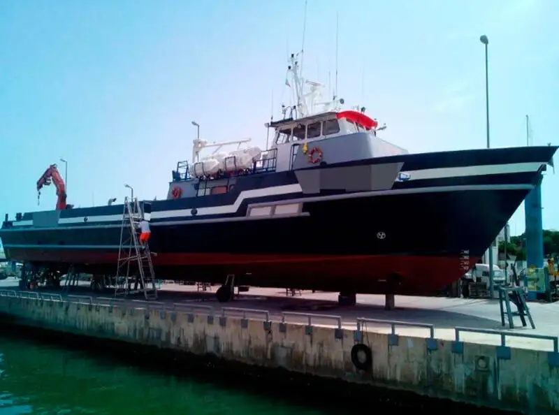 ક્રૂ બોટ વેચાણ માટે