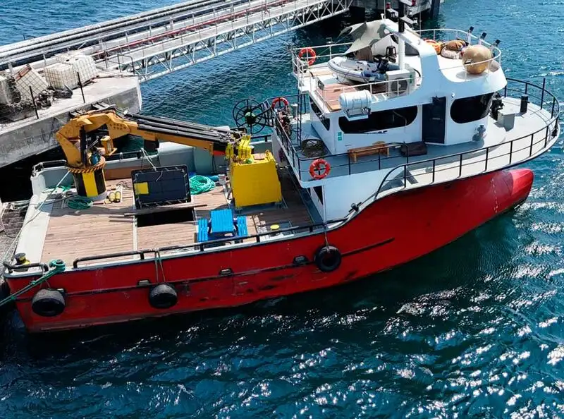 કામ બોટ વેચાણ માટે