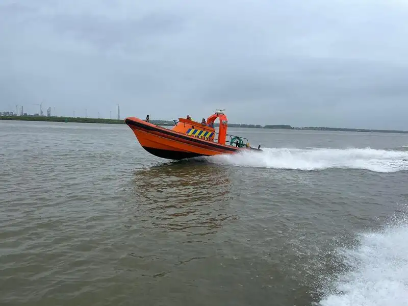 કઠોર ઇન્ફ્લેટેબલ બોટ વેચાણ માટે