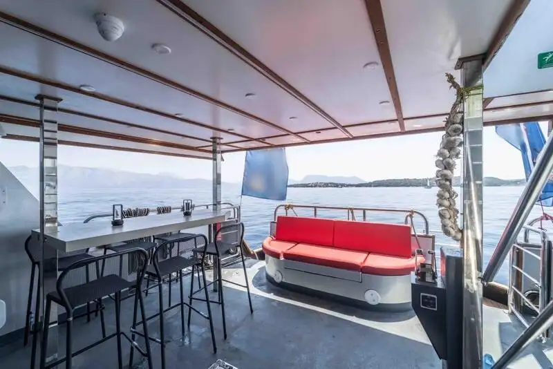 મોટર જહાજ વેચાણ માટે