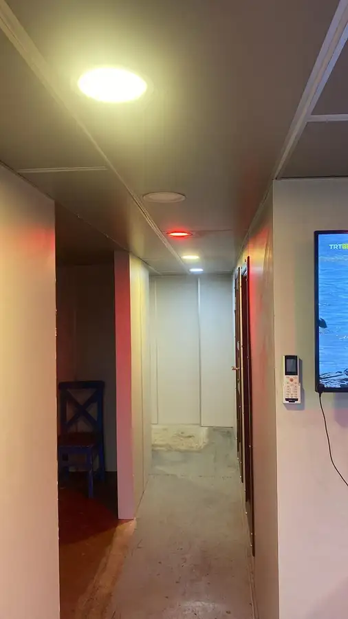 કામ બોટ વેચાણ માટે