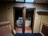 કામ બોટ વેચાણ માટે