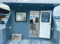 ક્રૂ બોટ વેચાણ માટે
